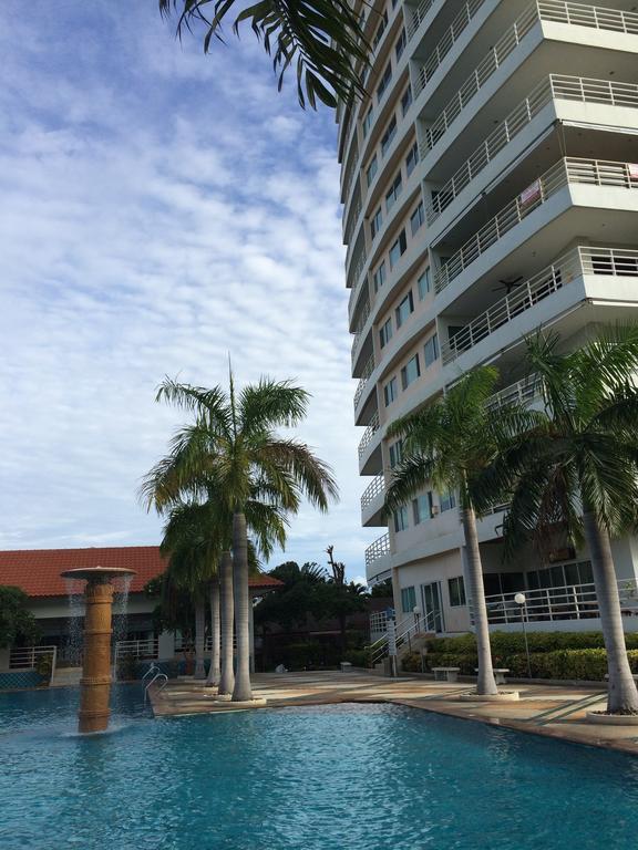 View Talay 5D Golf Lägenhet Pattaya Exteriör bild